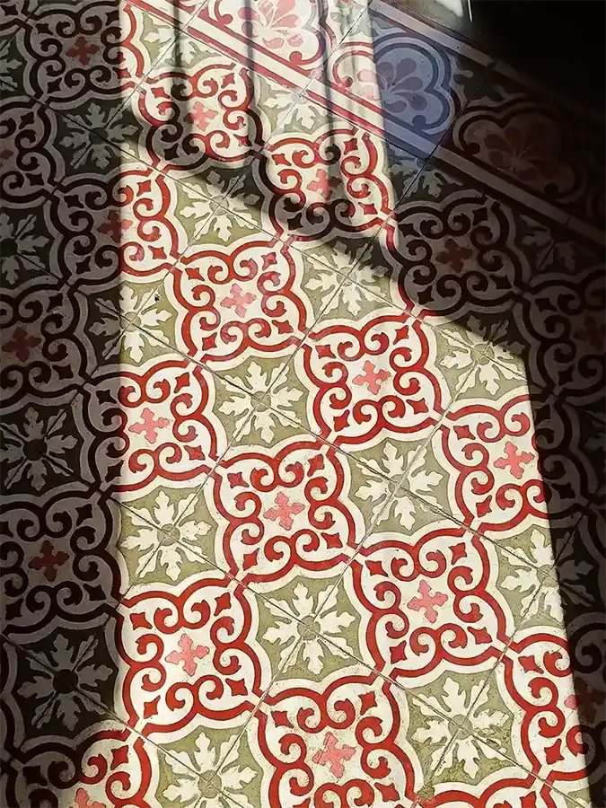 Diseño de interiores con identidad local en la Sierra de Aracena